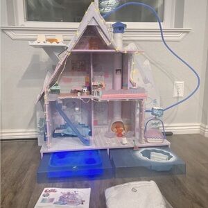 Lol ski lodge in excellent condition. Sold out everywhere.